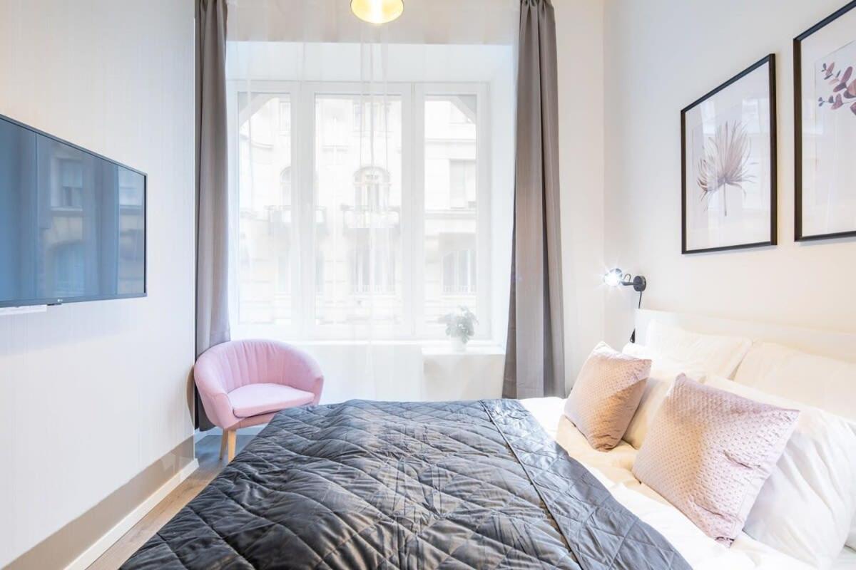 Extra Central - Mini Modern Studio Budapest Eksteriør bilde