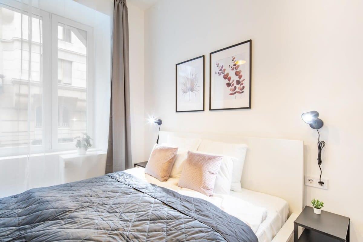Extra Central - Mini Modern Studio Budapest Eksteriør bilde